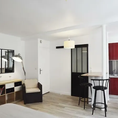 Appartement Charmant Studio Dans Le Marais#cocon